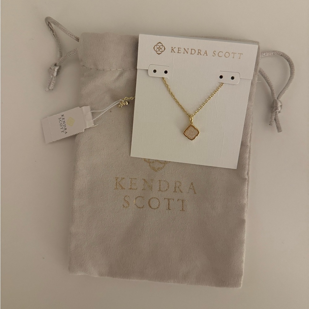 NWT Kendra Scott Mallory Gold Pendant Necklace in Iridescent Drusy